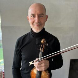 Stephen Redfield baroque violin