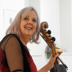 Katie-Rietman,-baroque-cello